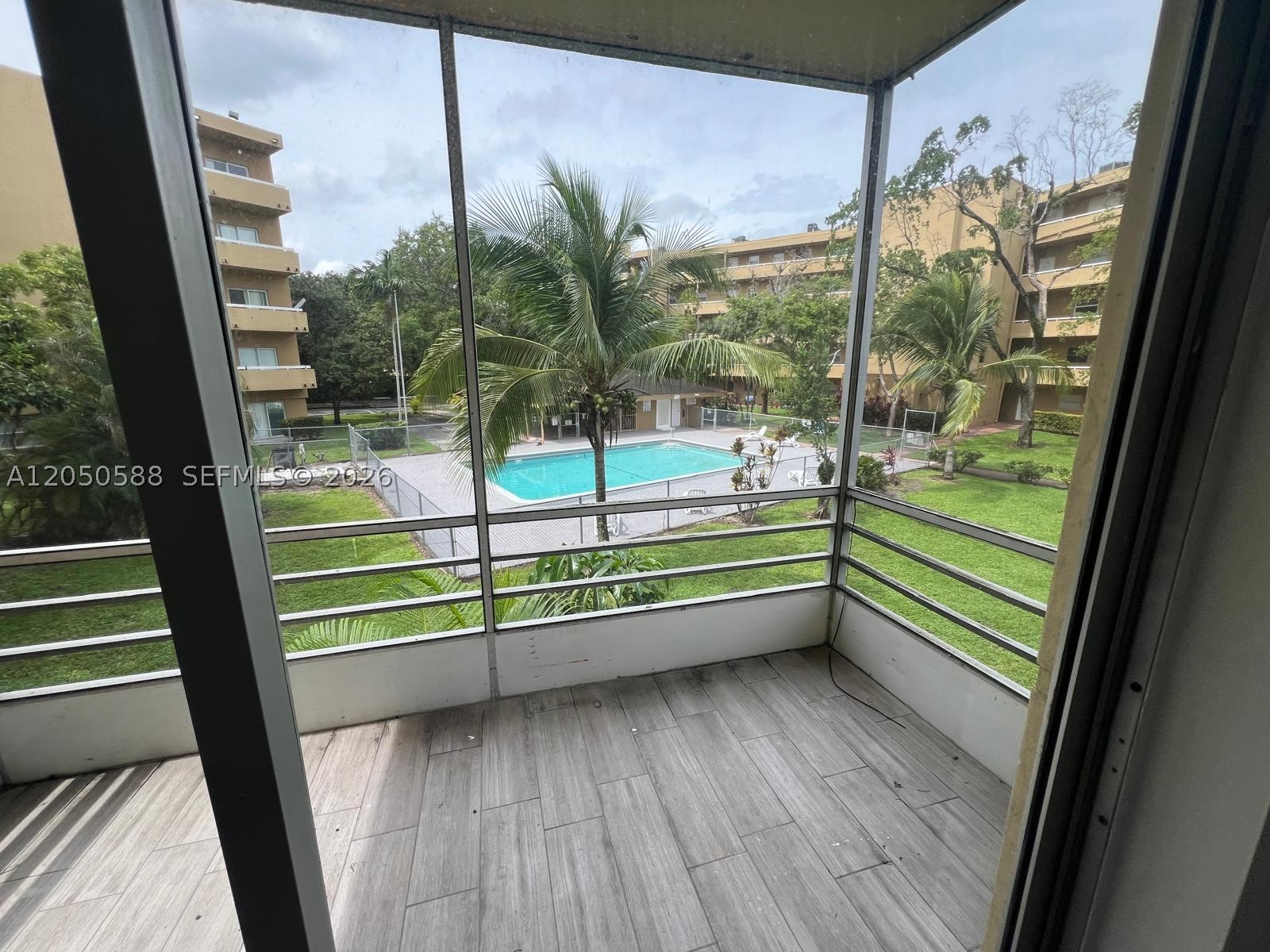 OAKS CONDO - Residential Lease