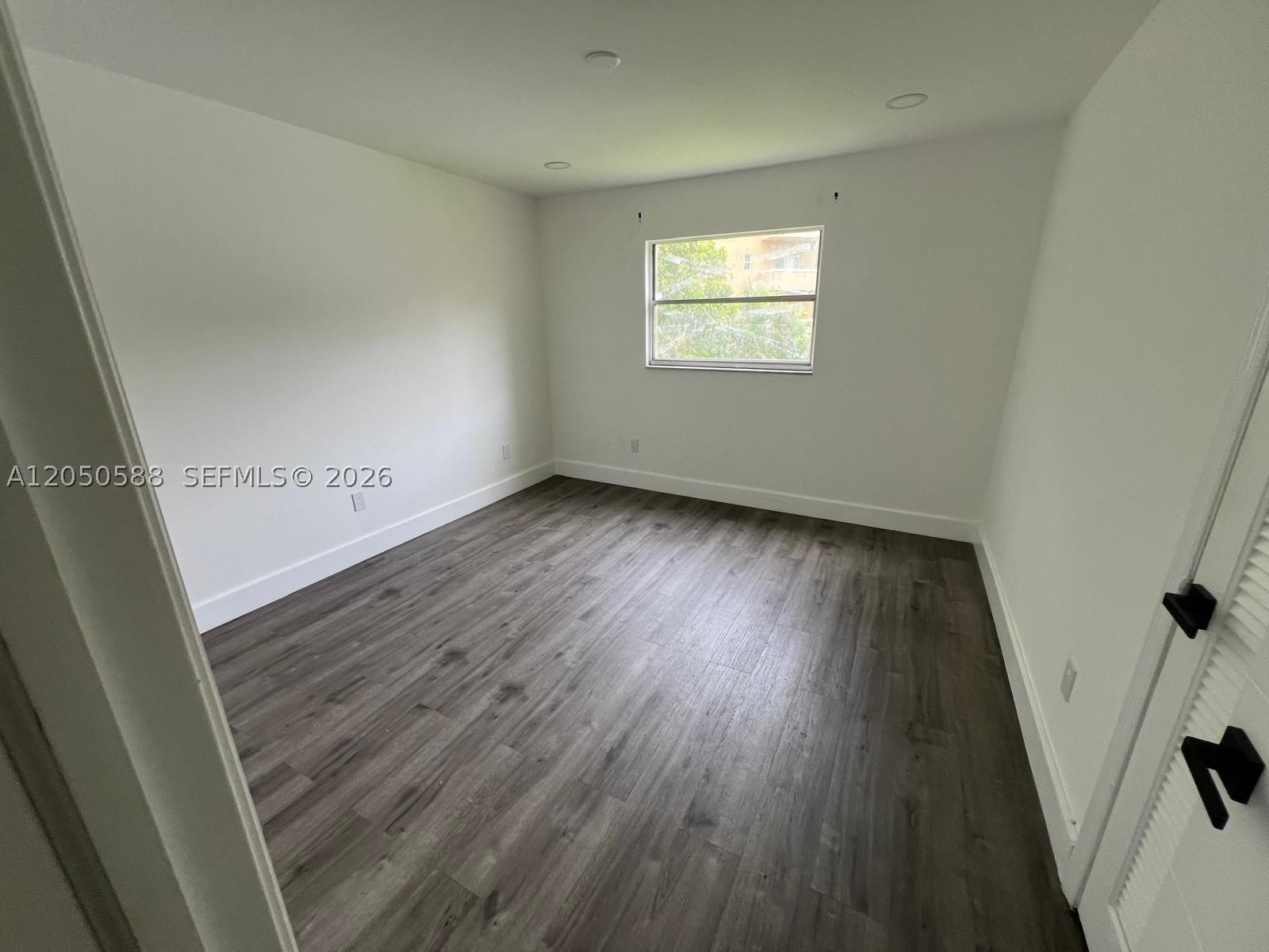 OAKS CONDO - Residential Lease