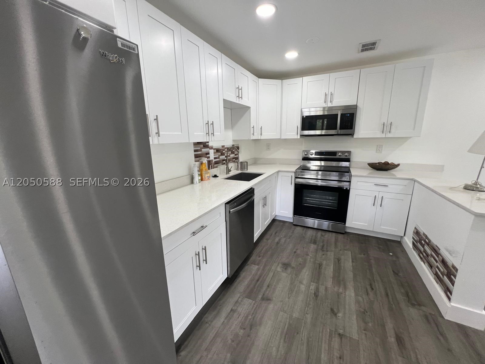 OAKS CONDO - Residential Lease