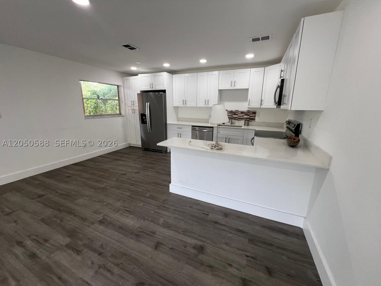 OAKS CONDO - Residential Lease