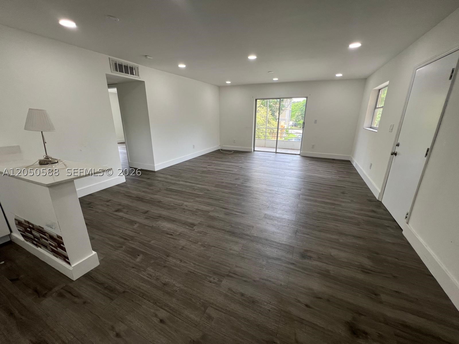 OAKS CONDO - Residential Lease