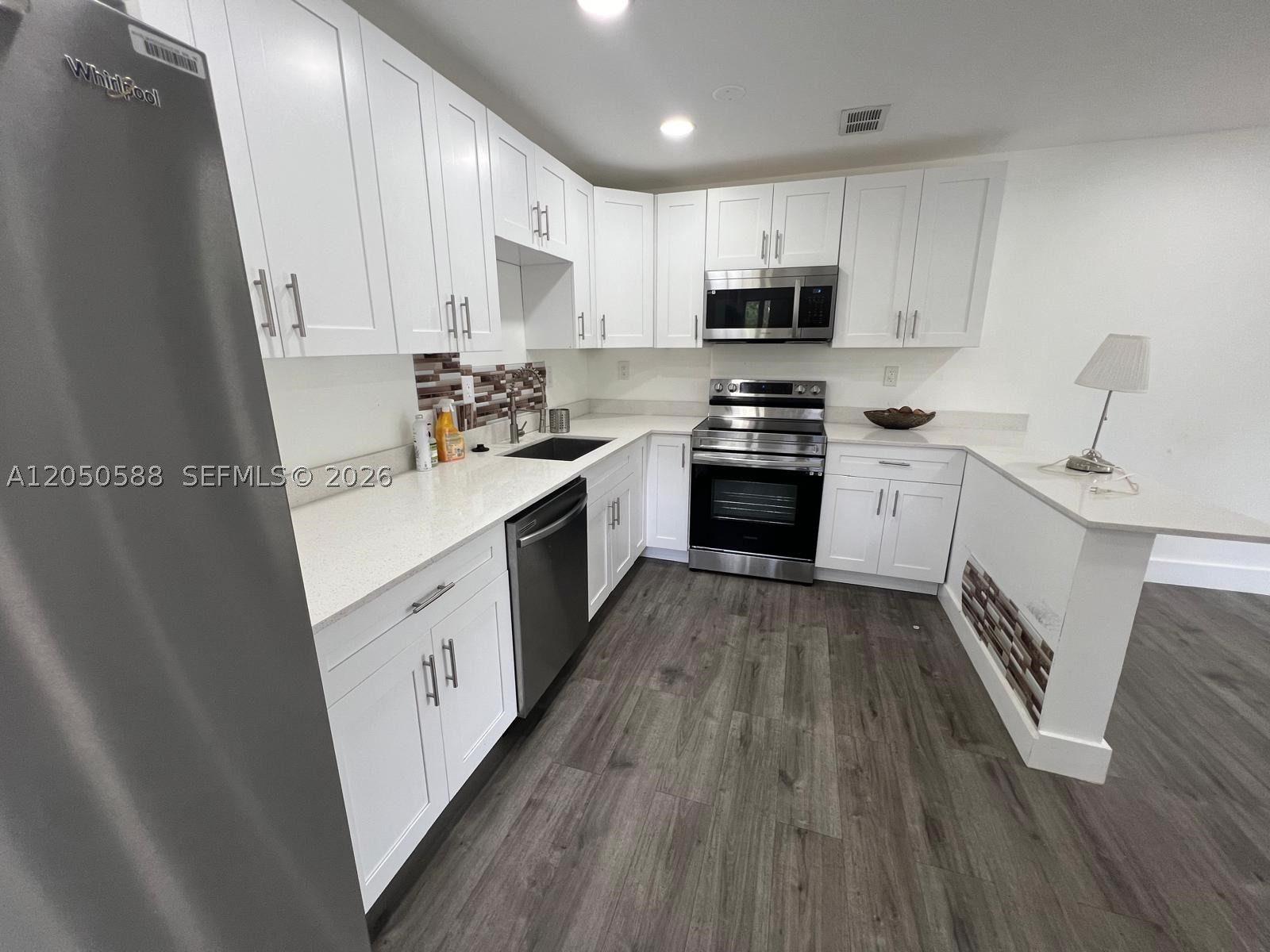 OAKS CONDO - Residential Lease