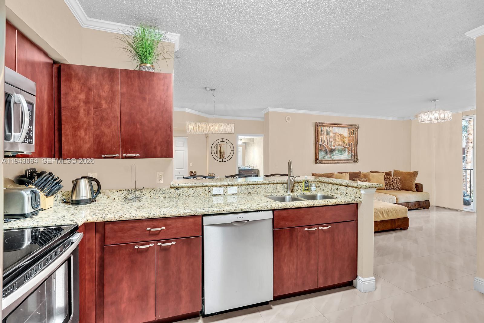 PORTO BELLAGIO CONDO - Residential