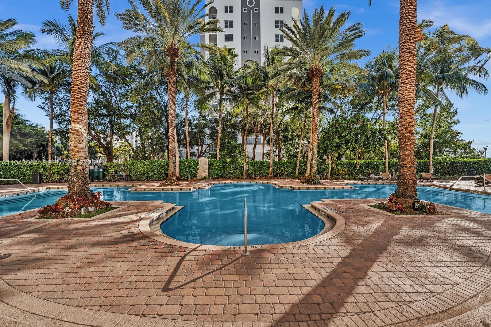 PORTO BELLAGIO CONDO - Residential