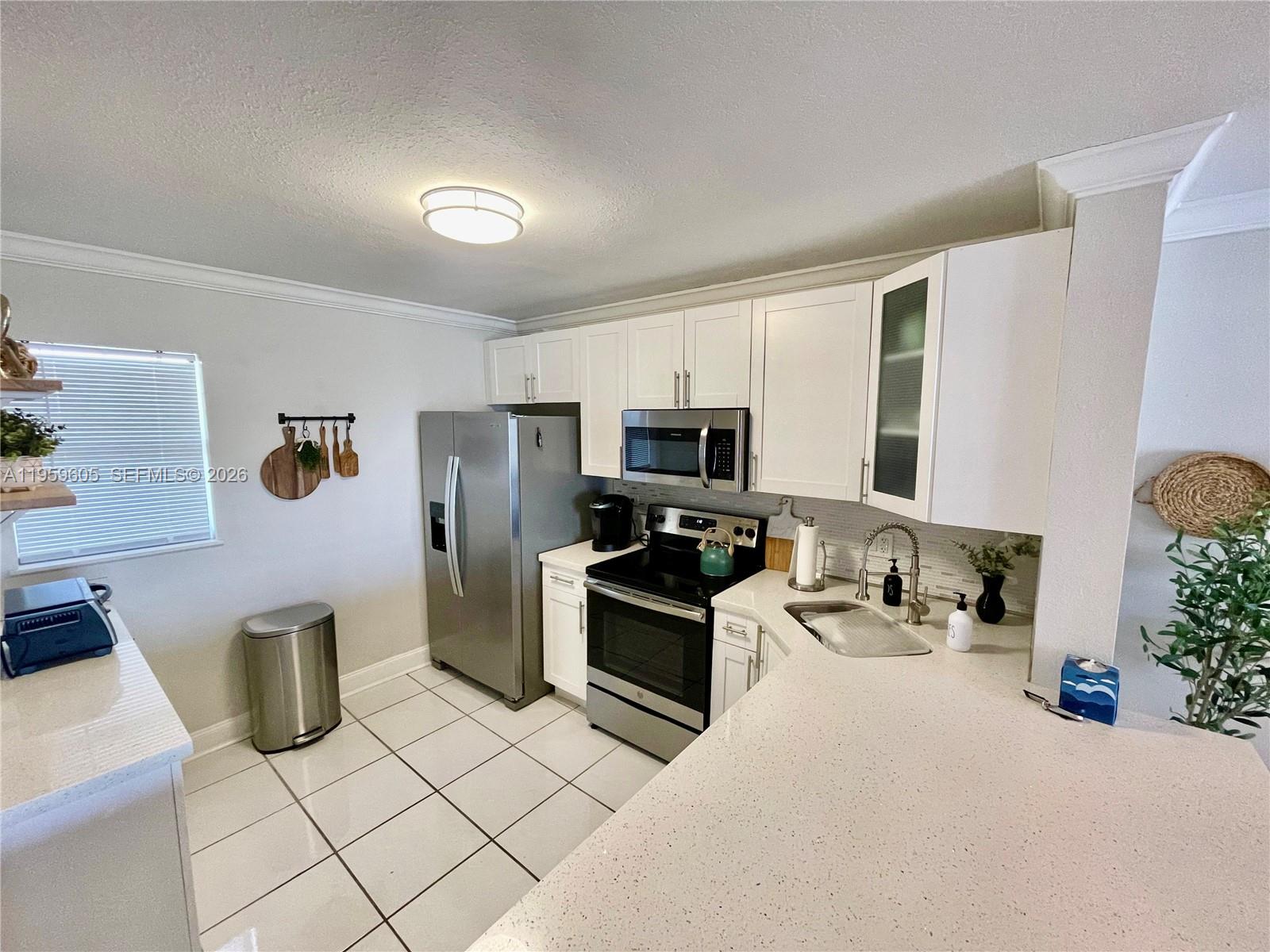 CORAL TOWERS CONDO - Residential