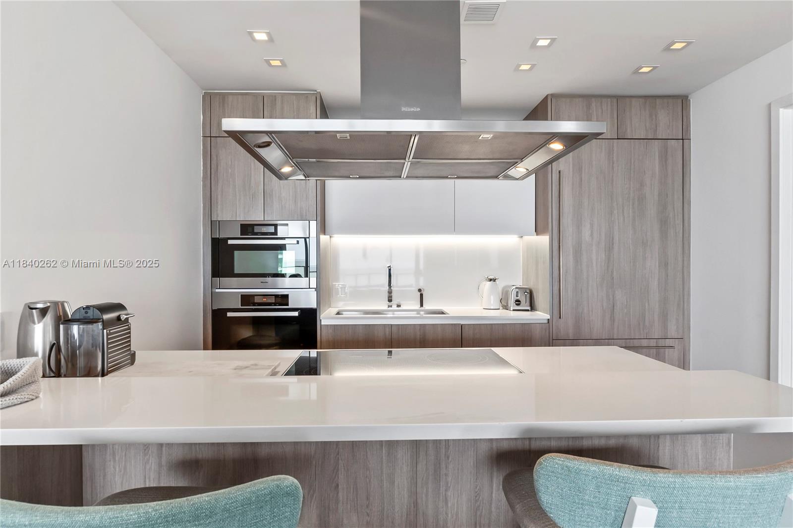 OCEANA KEY BISCAYNE CONDO - Residential