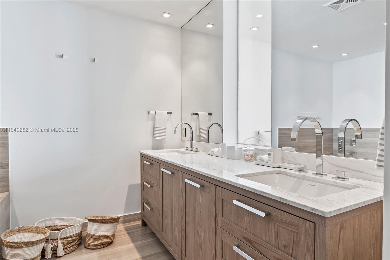 OCEANA KEY BISCAYNE CONDO - Residential