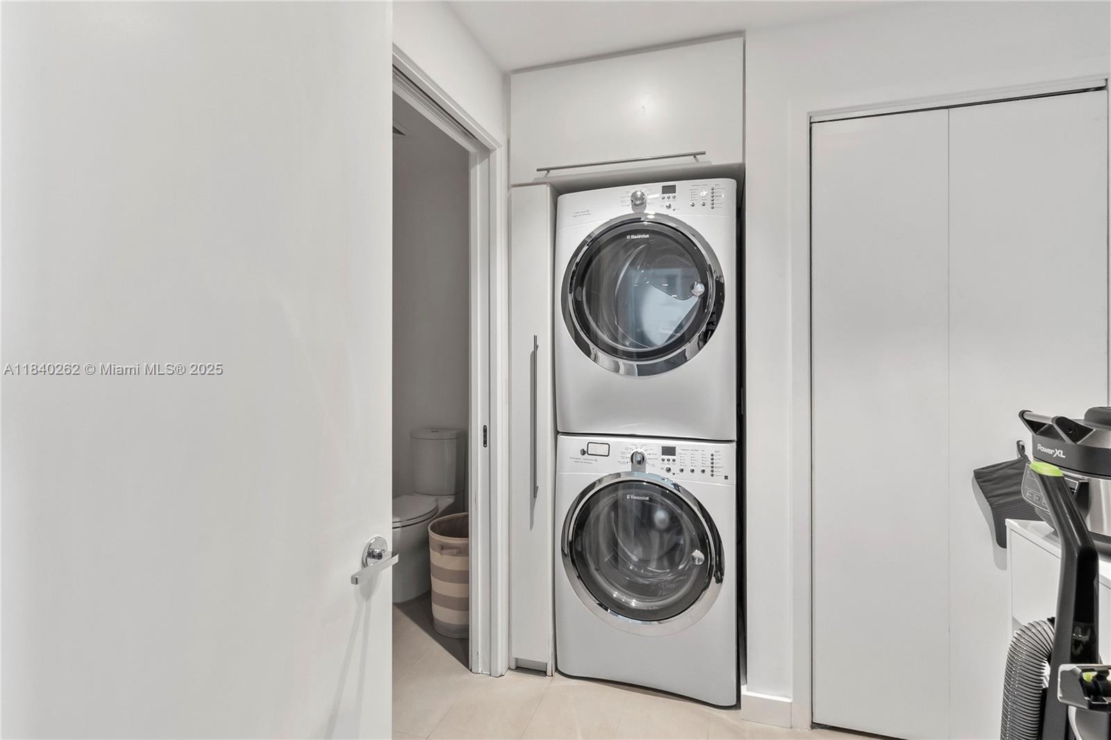 OCEANA KEY BISCAYNE CONDO - Residential