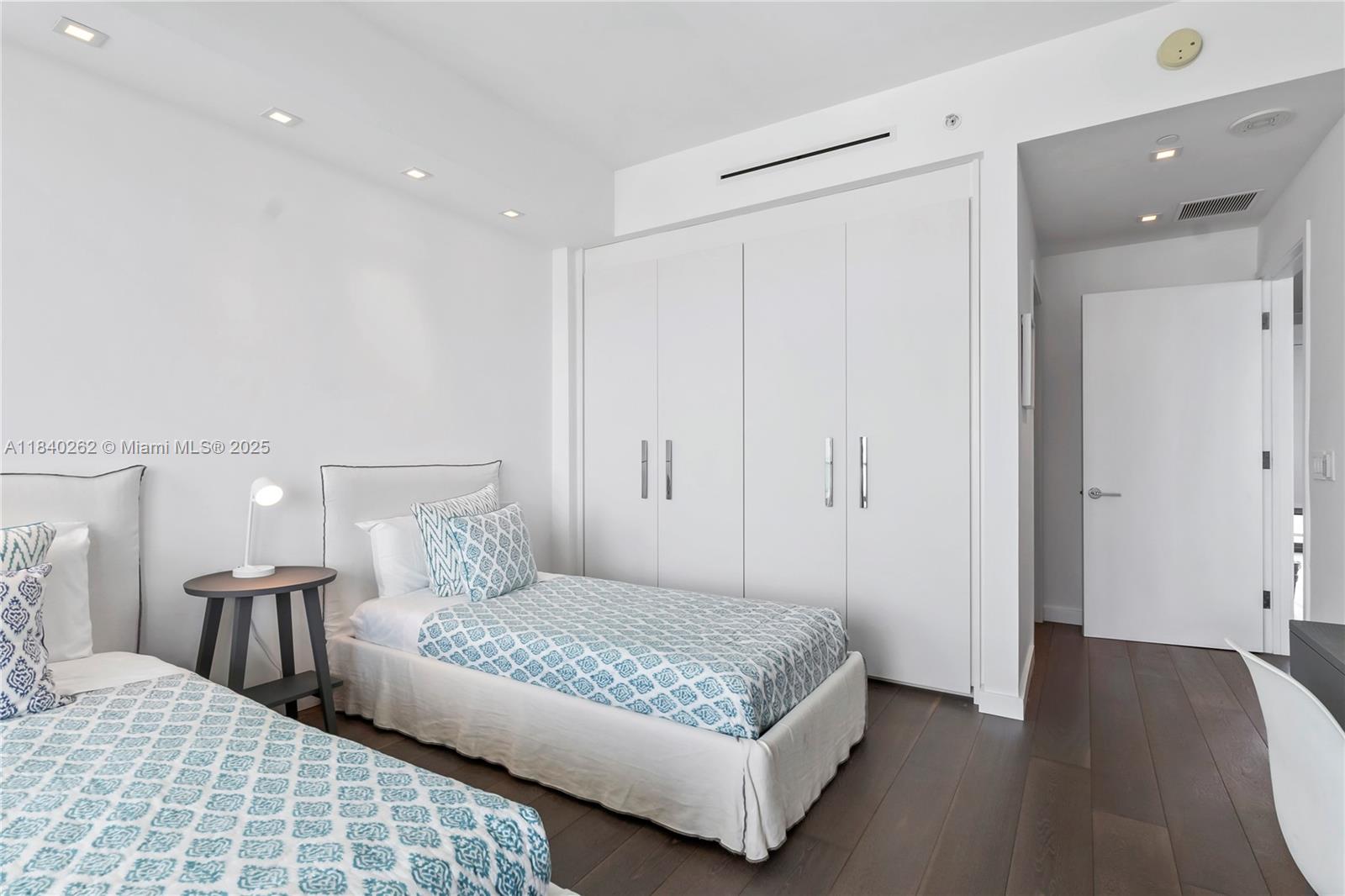 OCEANA KEY BISCAYNE CONDO - Residential