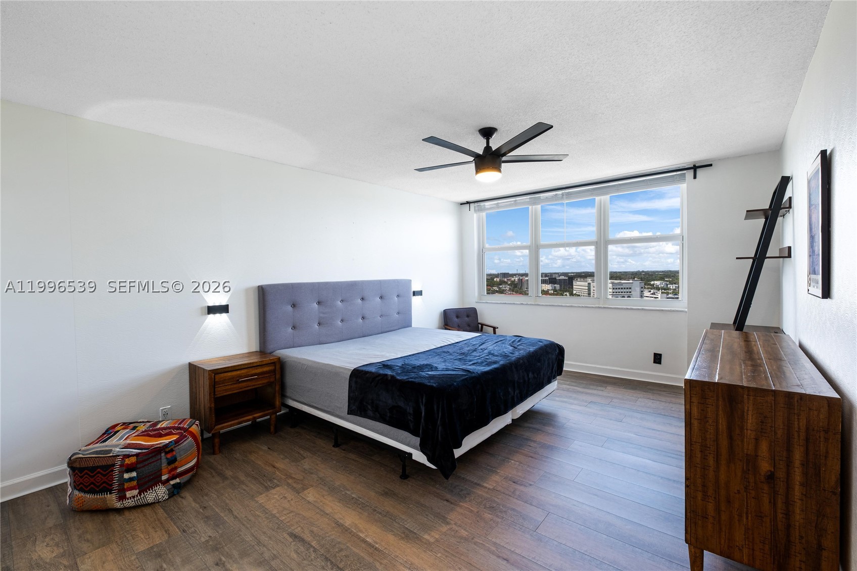 BAYVIEW TOWERS CONDO SOUT - Residential