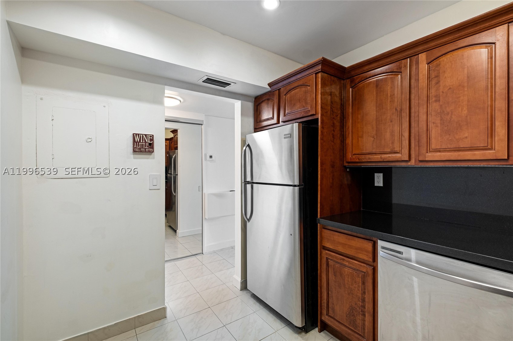 BAYVIEW TOWERS CONDO SOUT - Residential