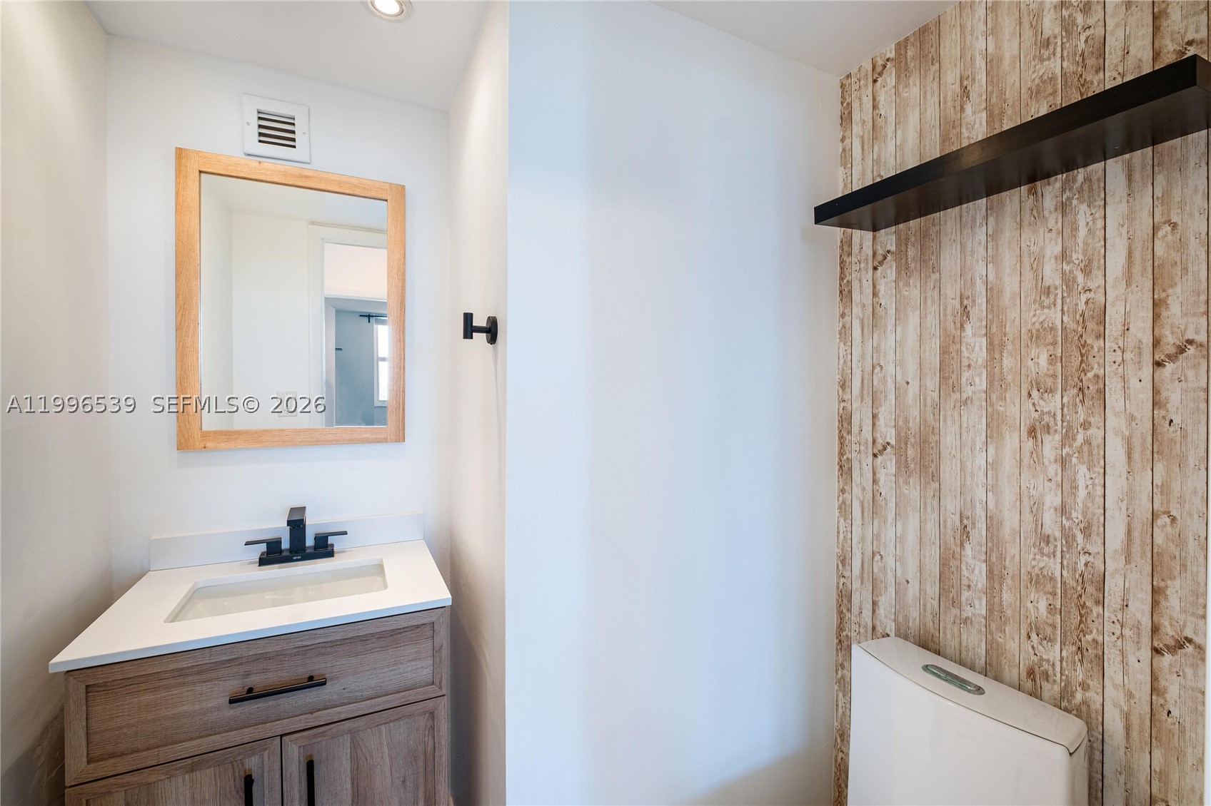BAYVIEW TOWERS CONDO SOUT - Residential