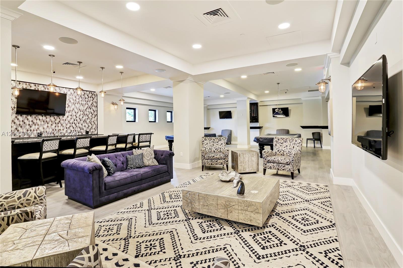 WAVE CONDO - Residential