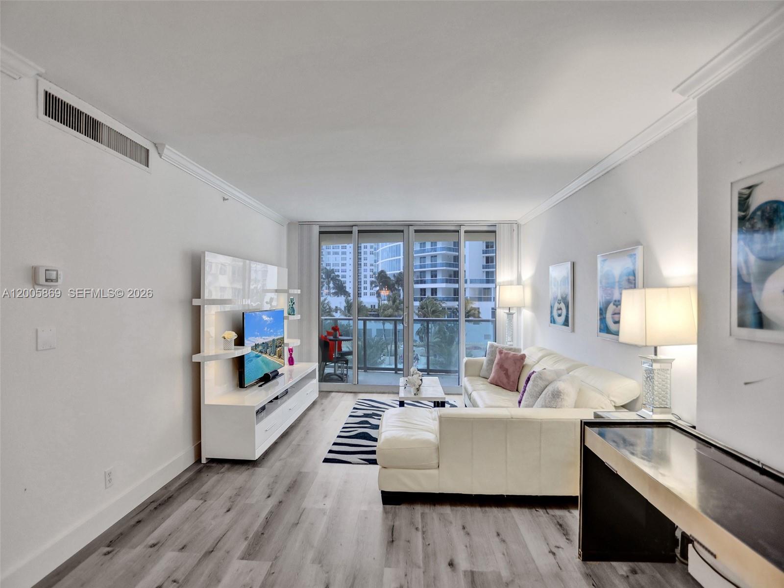 WAVE CONDO - Residential