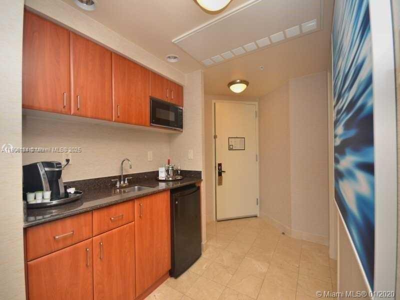 TRUMP INTERNATIONAL SONES - Residential