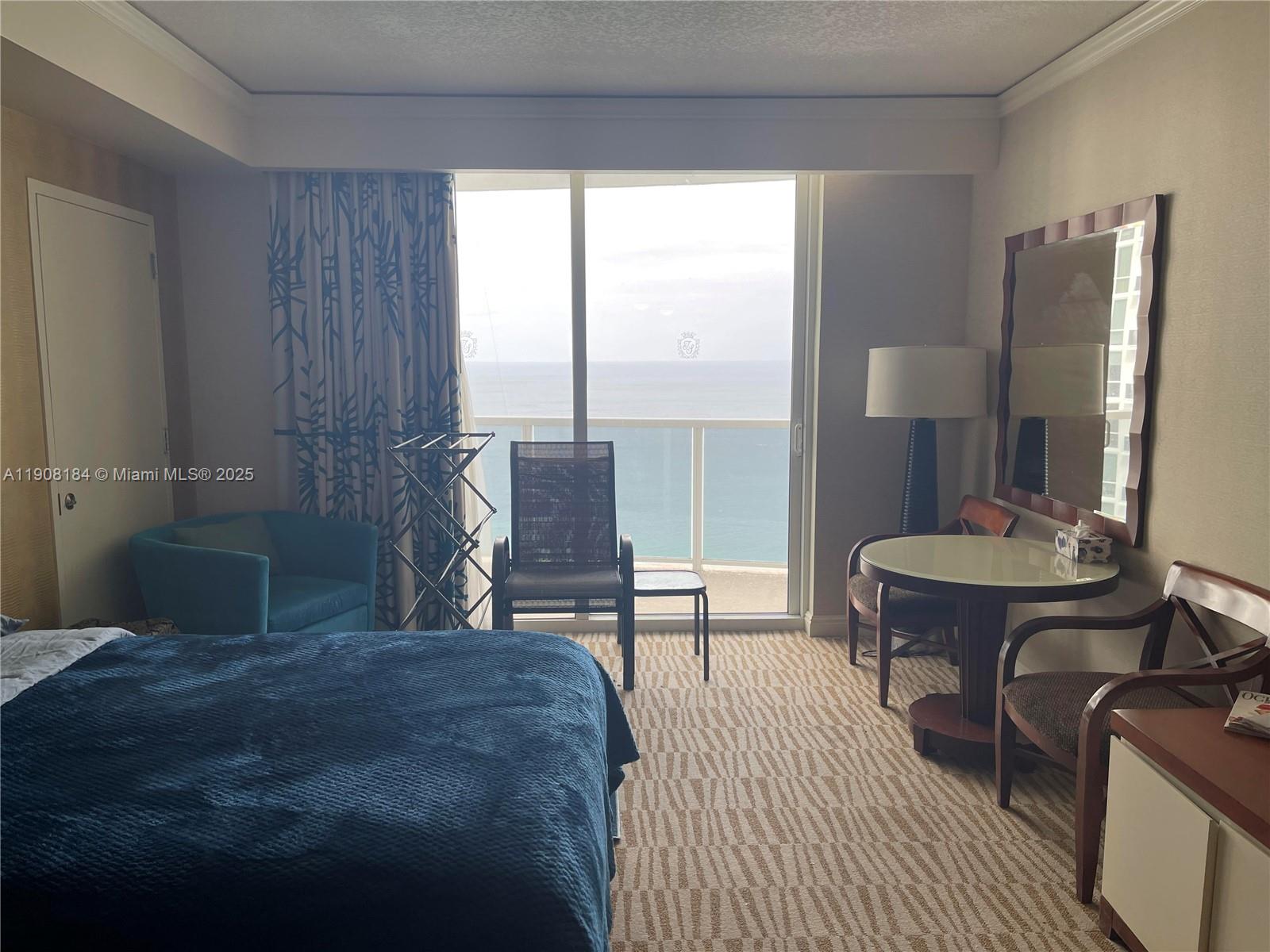 TRUMP INTERNATIONAL SONES - Residential