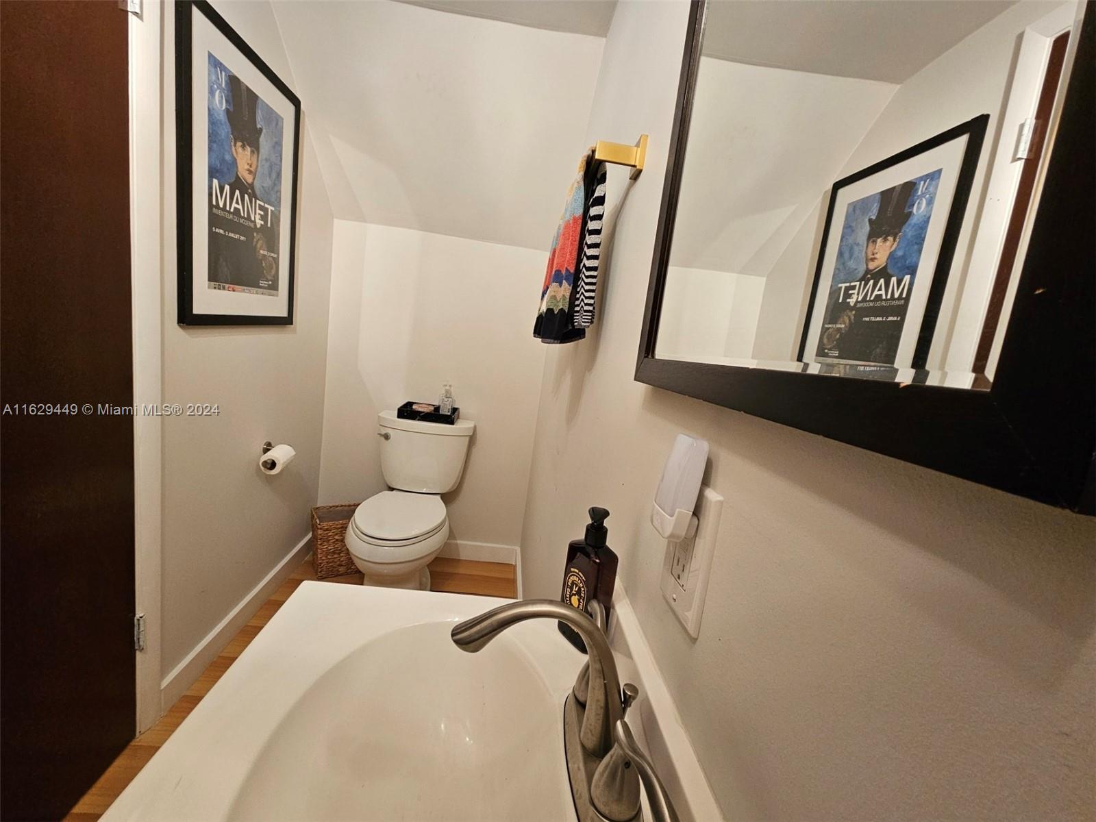 VALENCIA TOWNHOUSE CONDO - Residential Lease