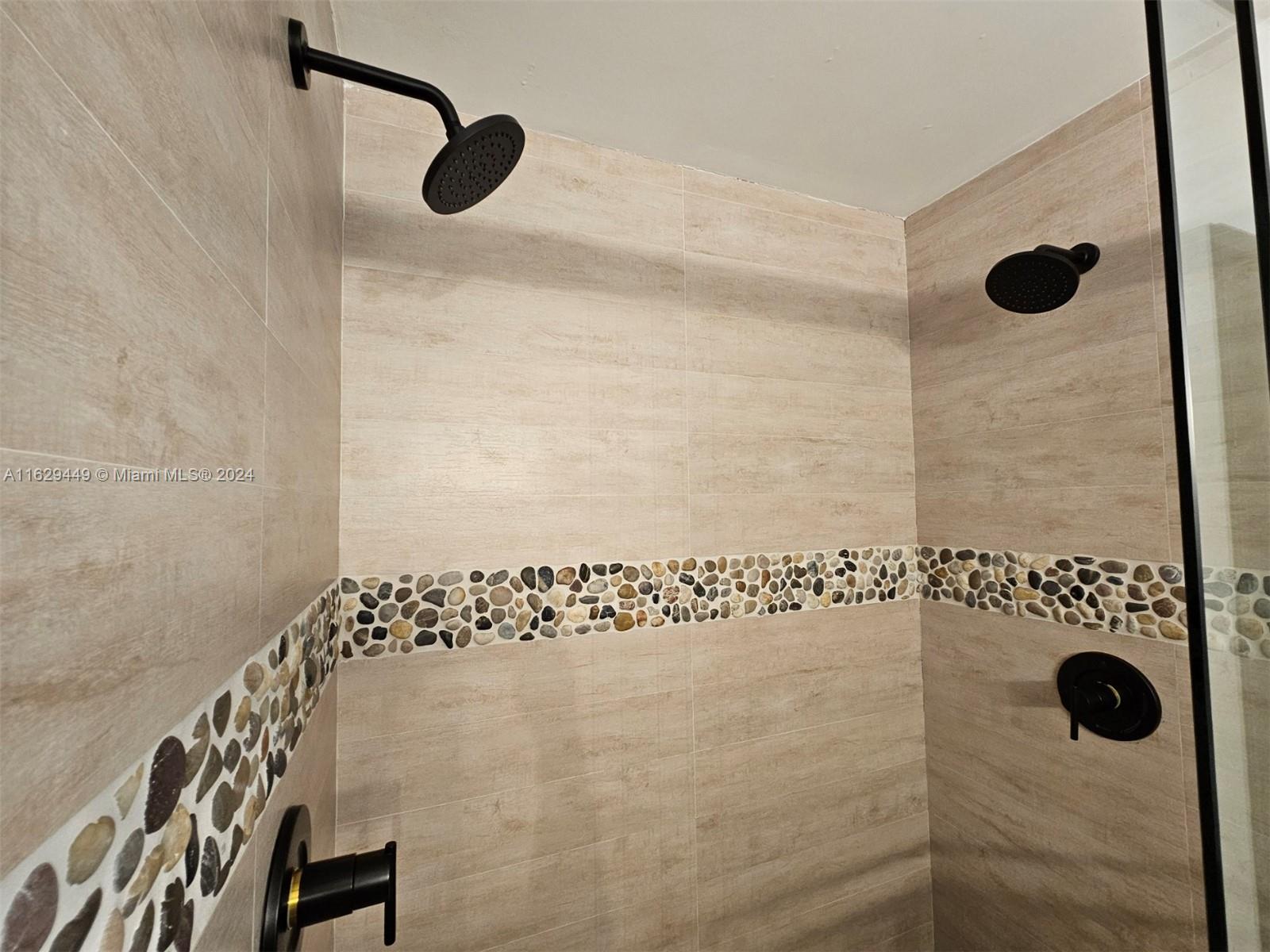 VALENCIA TOWNHOUSE CONDO - Residential Lease