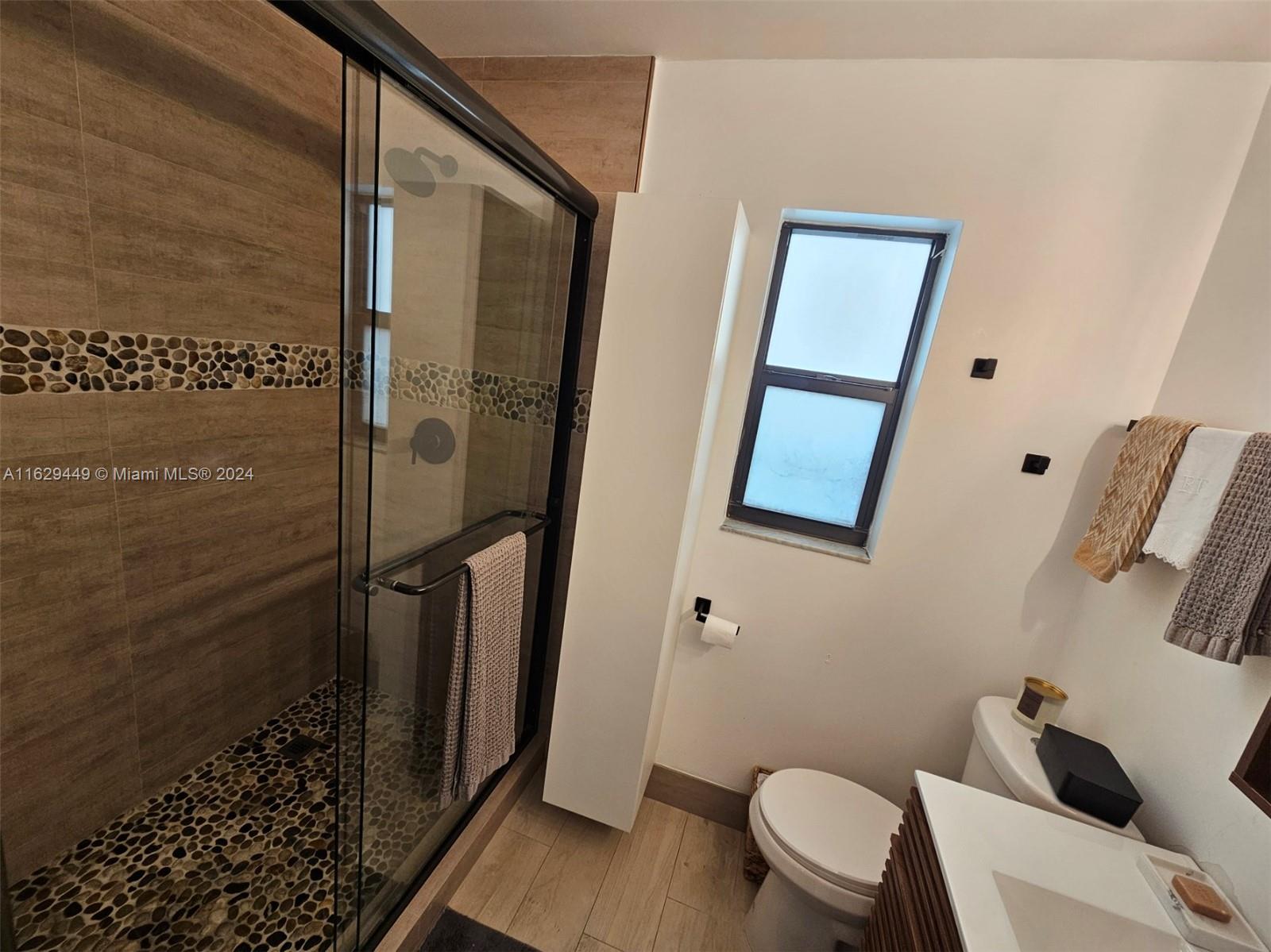 VALENCIA TOWNHOUSE CONDO - Residential Lease