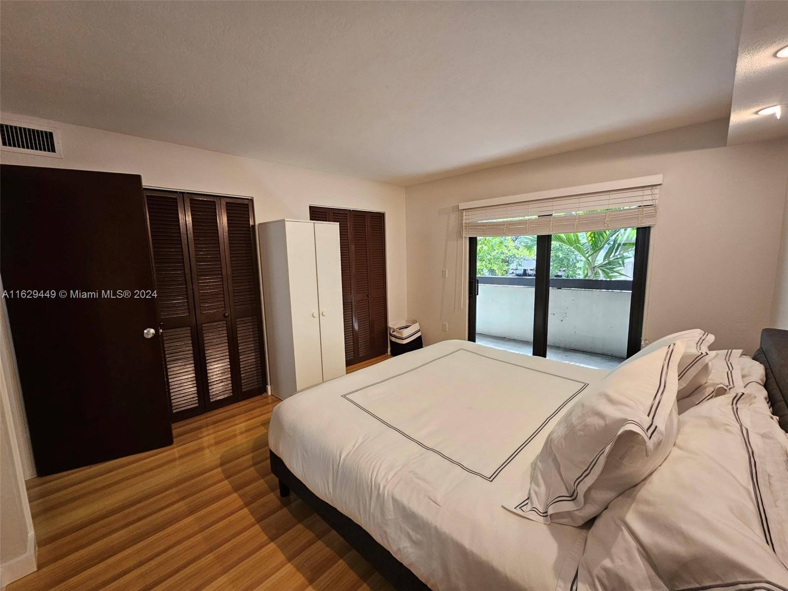 VALENCIA TOWNHOUSE CONDO - Residential Lease
