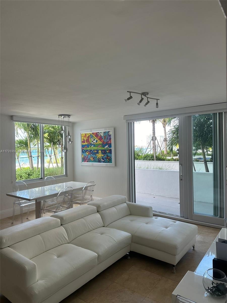 MIRADOR 1000 CONDO - Residential