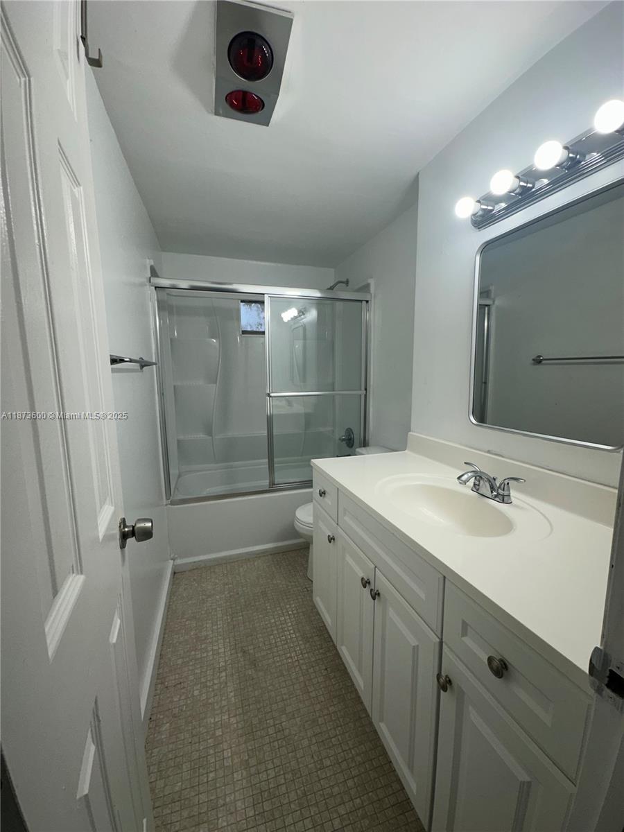 BISC LAKE GARDENS CONDO N - Residential Lease