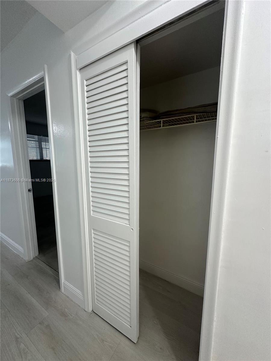 BISC LAKE GARDENS CONDO N - Residential Lease