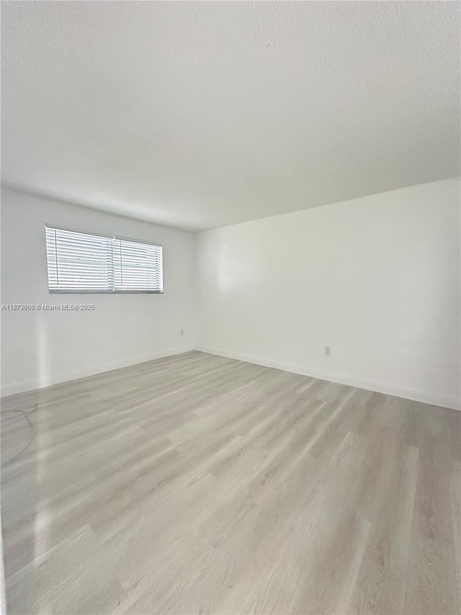 BISC LAKE GARDENS CONDO N - Residential Lease