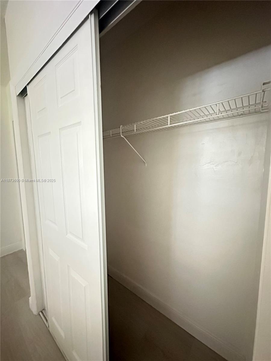 BISC LAKE GARDENS CONDO N - Residential Lease
