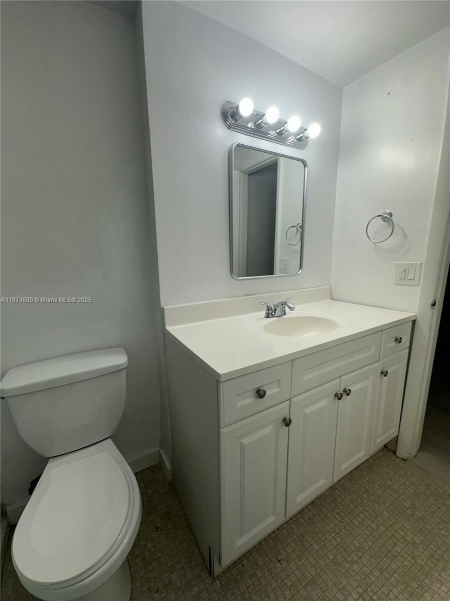 BISC LAKE GARDENS CONDO N - Residential Lease