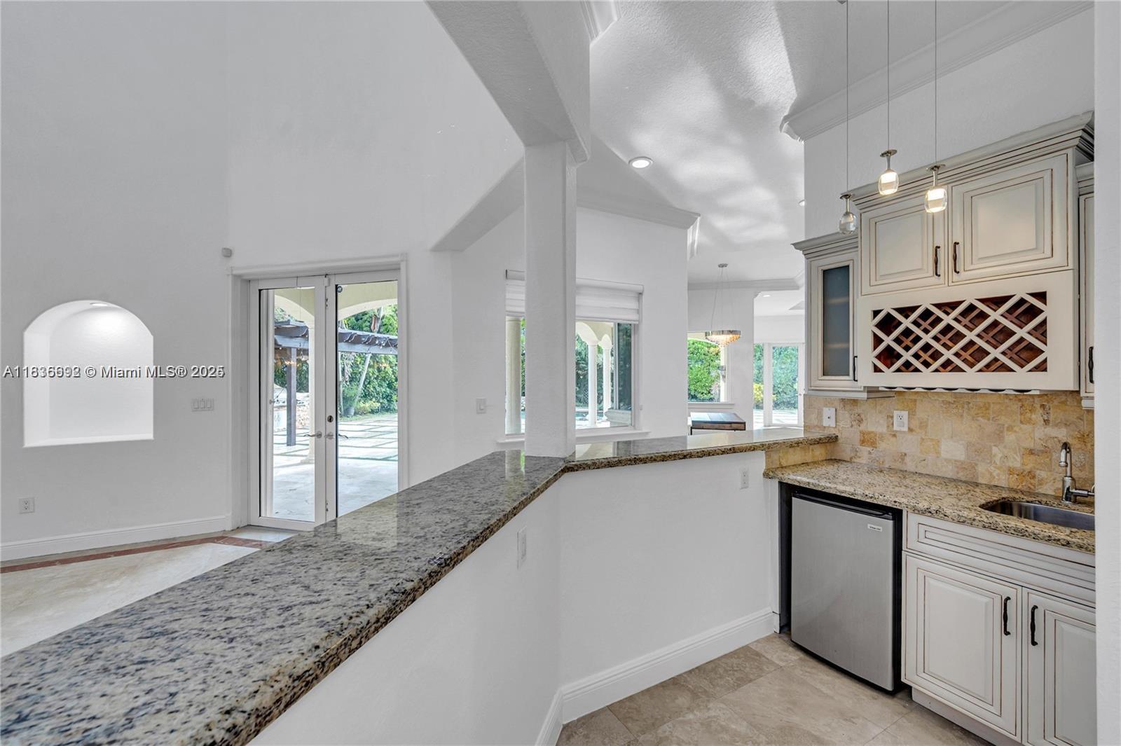 Pinecrest Oaks - Residential