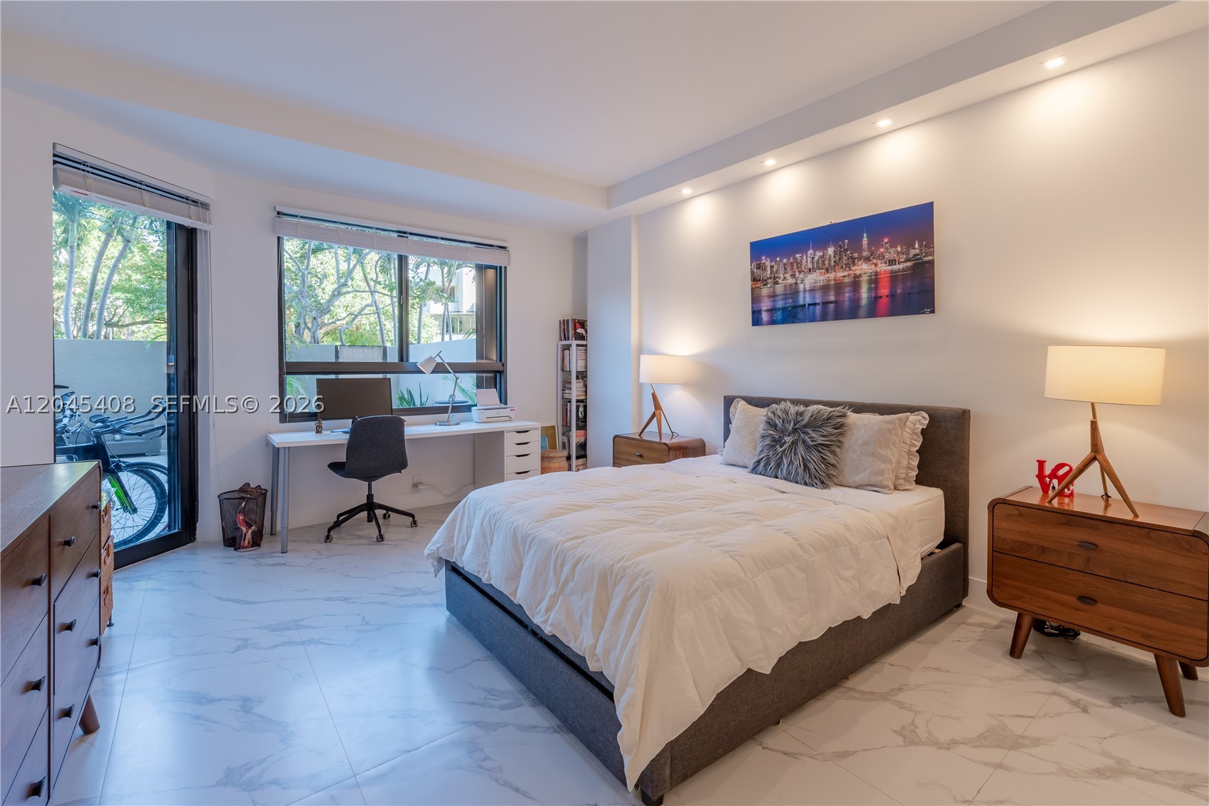 THE EMERALDBAY @ KEY COLO - Residential