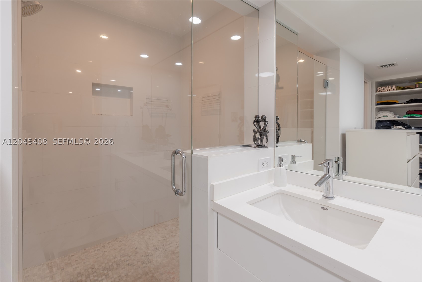 THE EMERALDBAY @ KEY COLO - Residential