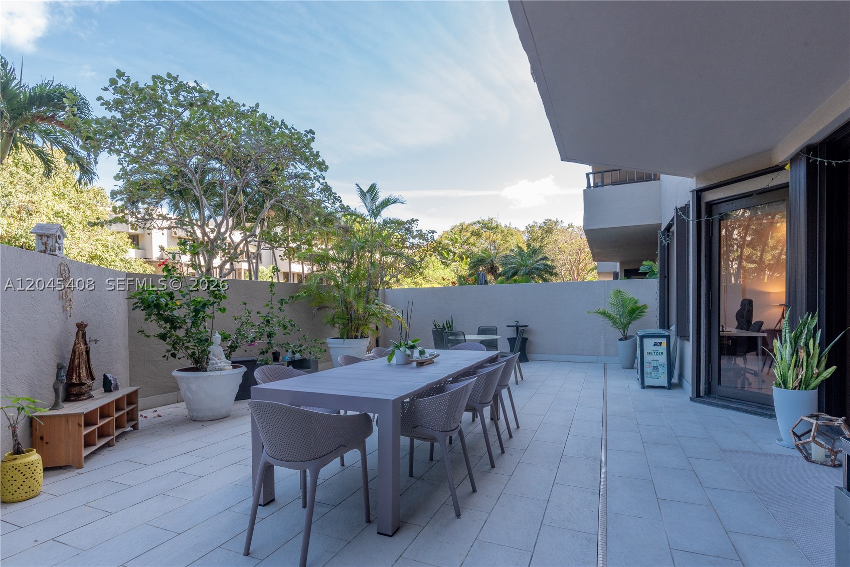 THE EMERALDBAY @ KEY COLO - Residential