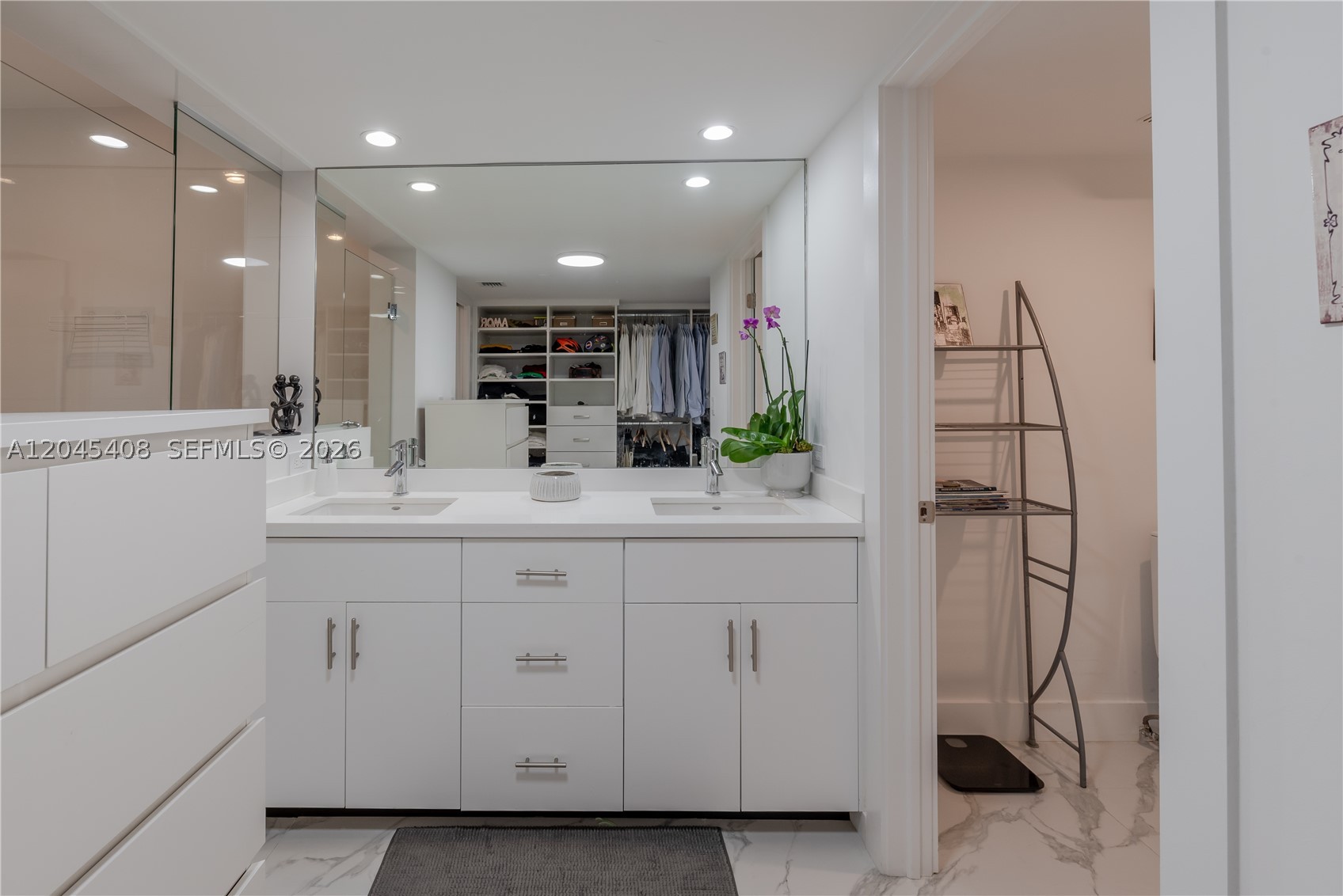 THE EMERALDBAY @ KEY COLO - Residential
