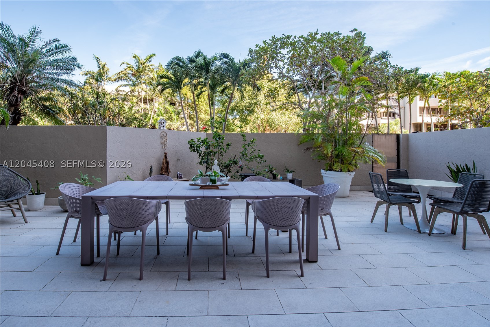 THE EMERALDBAY @ KEY COLO - Residential