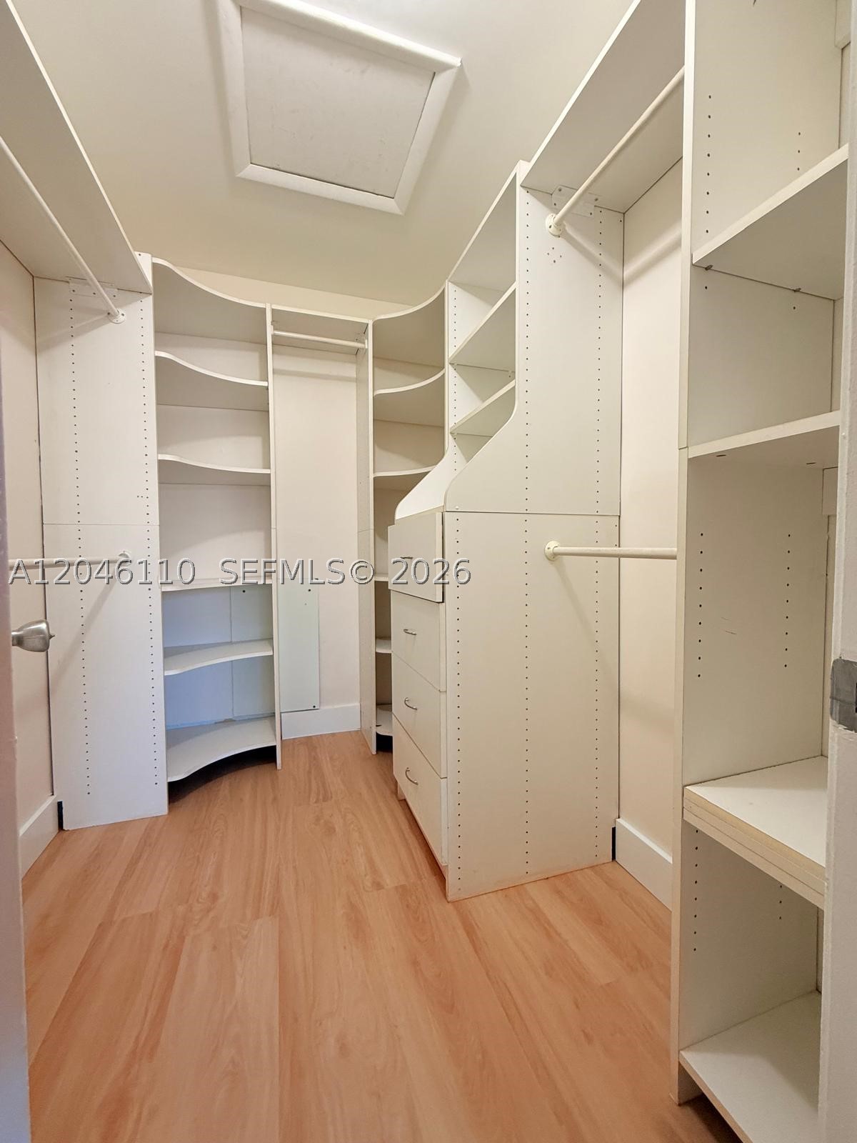 PINEWOOD CONDO - Residential