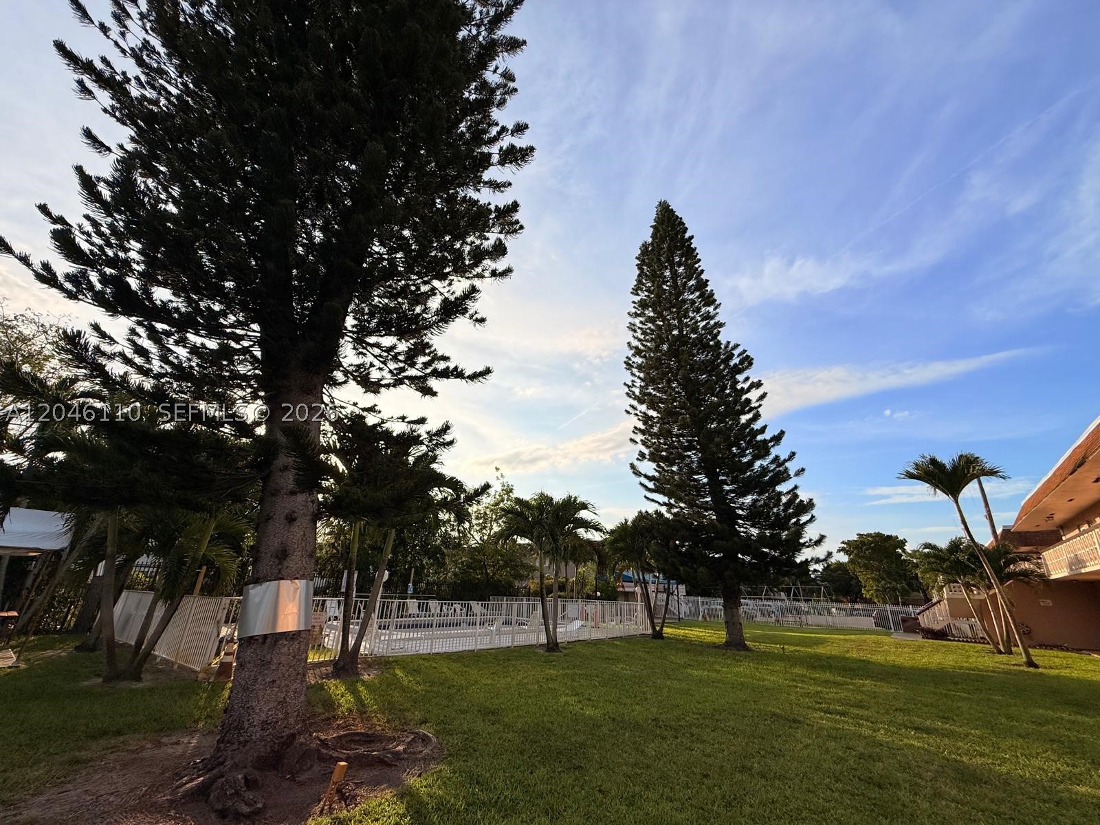 PINEWOOD CONDO - Residential