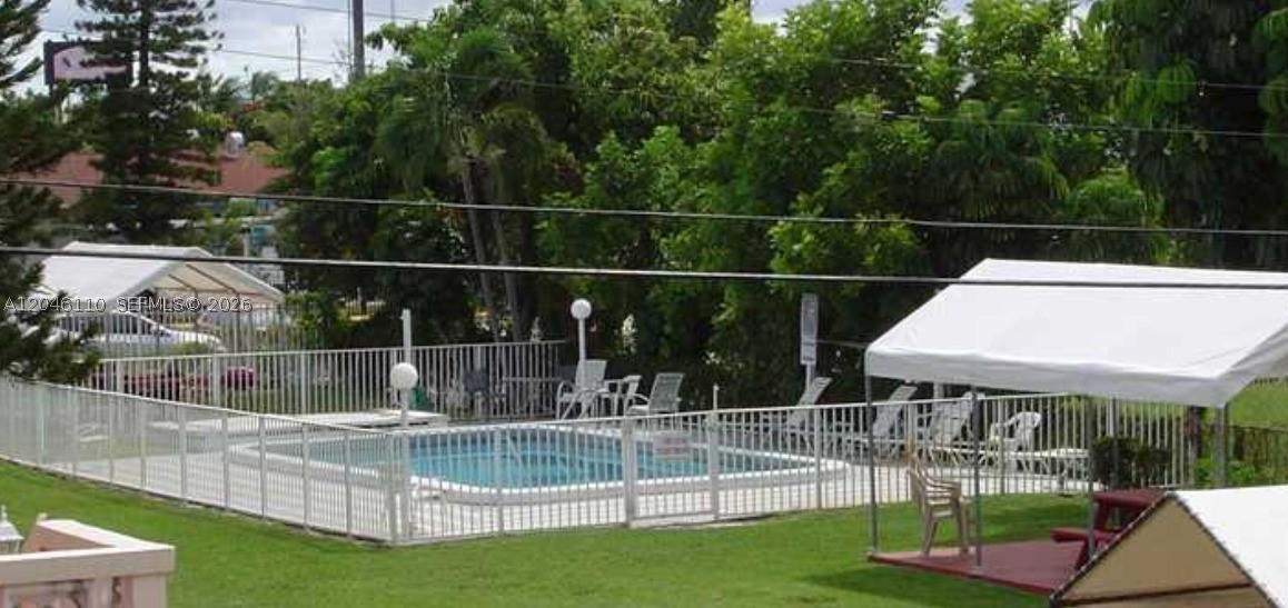 PINEWOOD CONDO - Residential