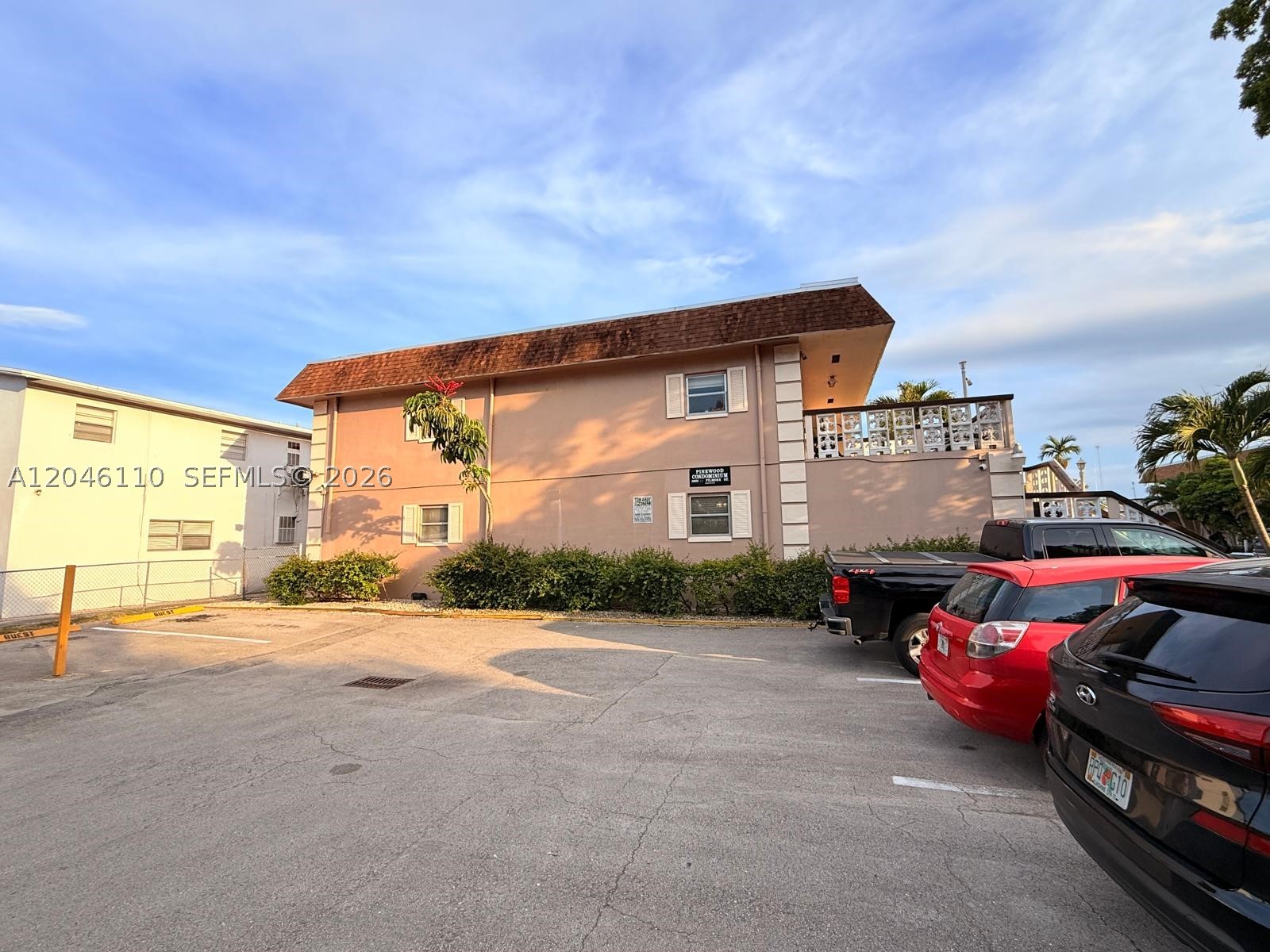 PINEWOOD CONDO - Residential