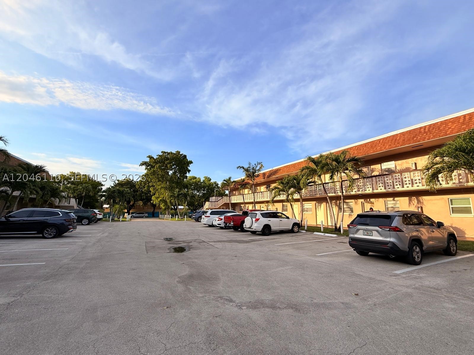 PINEWOOD CONDO - Residential