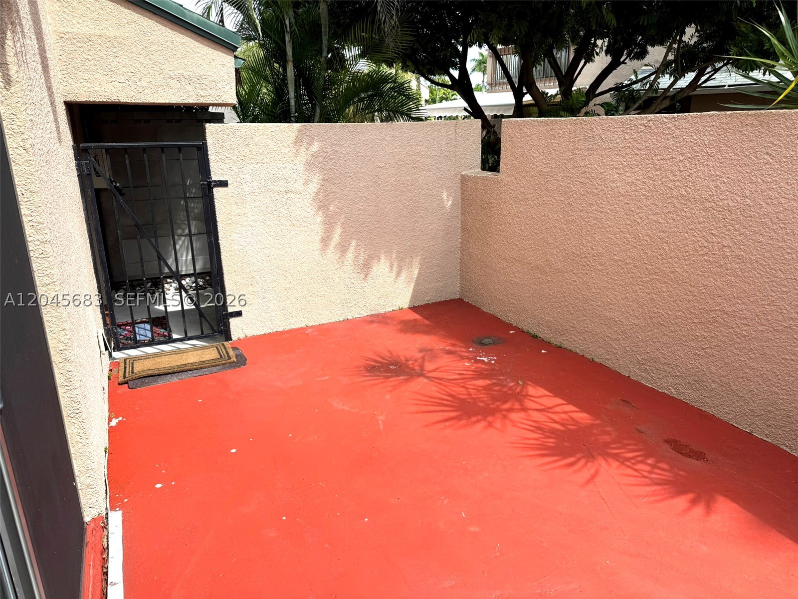 PINEBROOKE CONDO J - Residential Lease