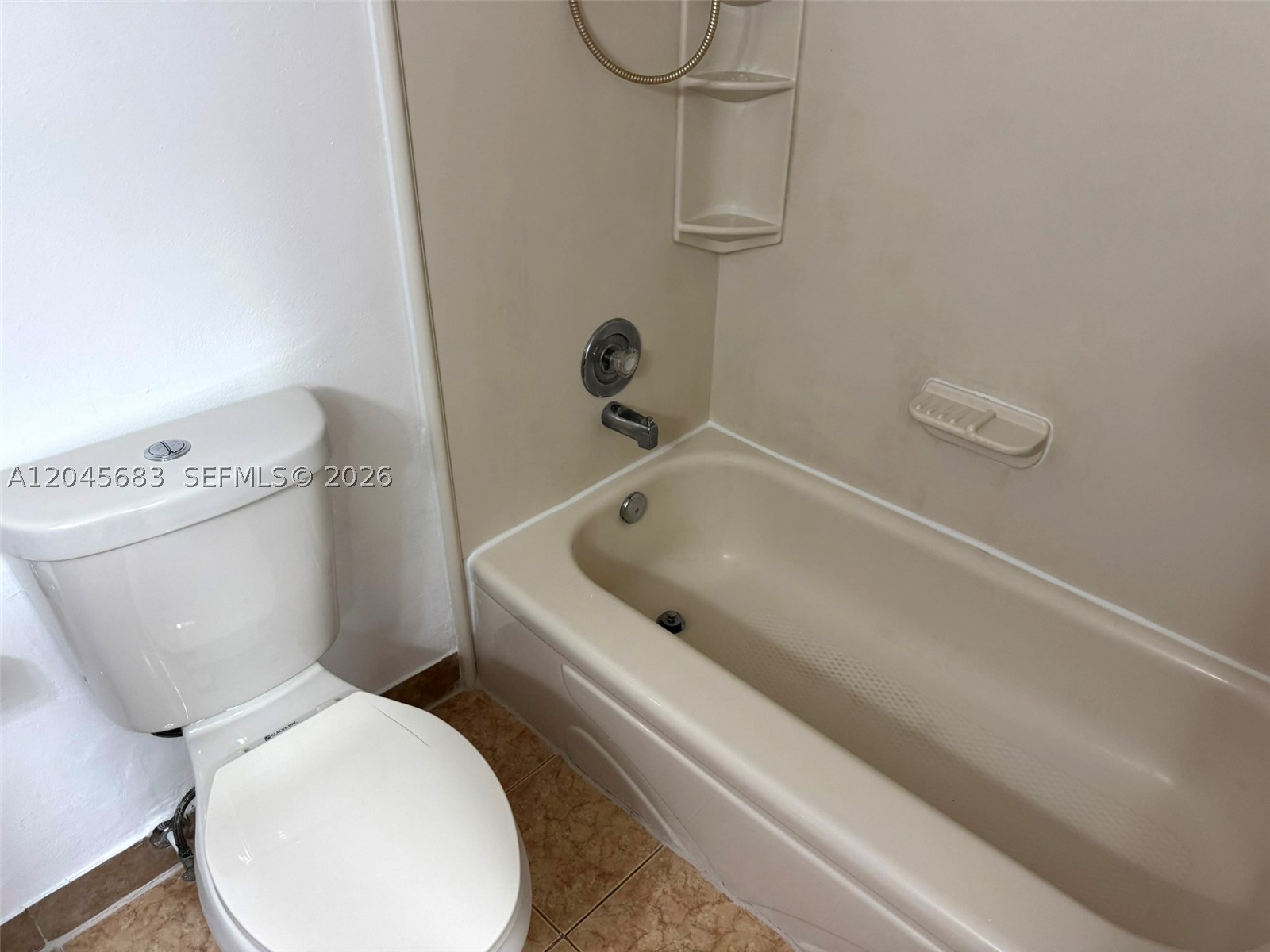PINEBROOKE CONDO J - Residential Lease