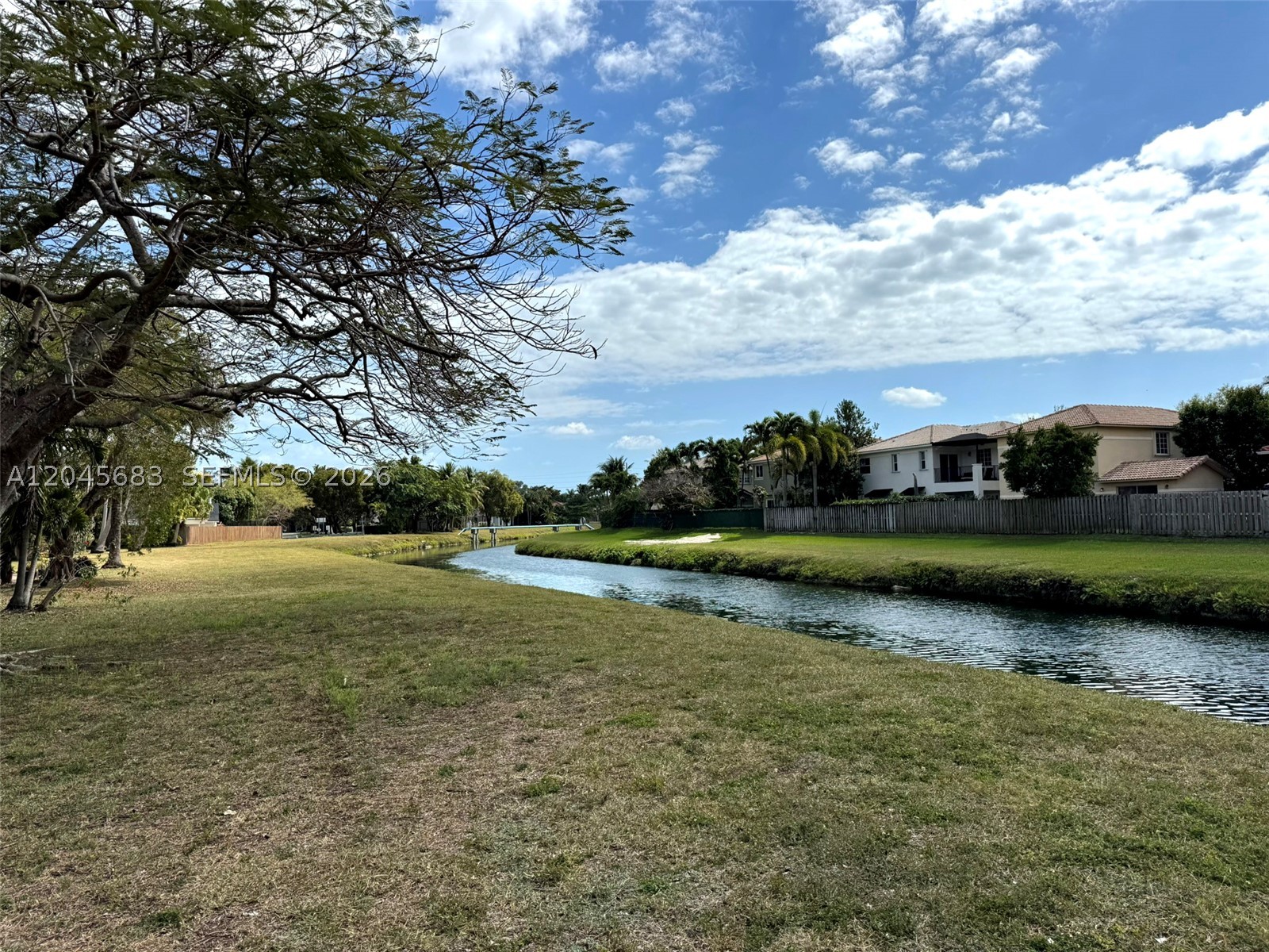 PINEBROOKE CONDO J - Residential Lease