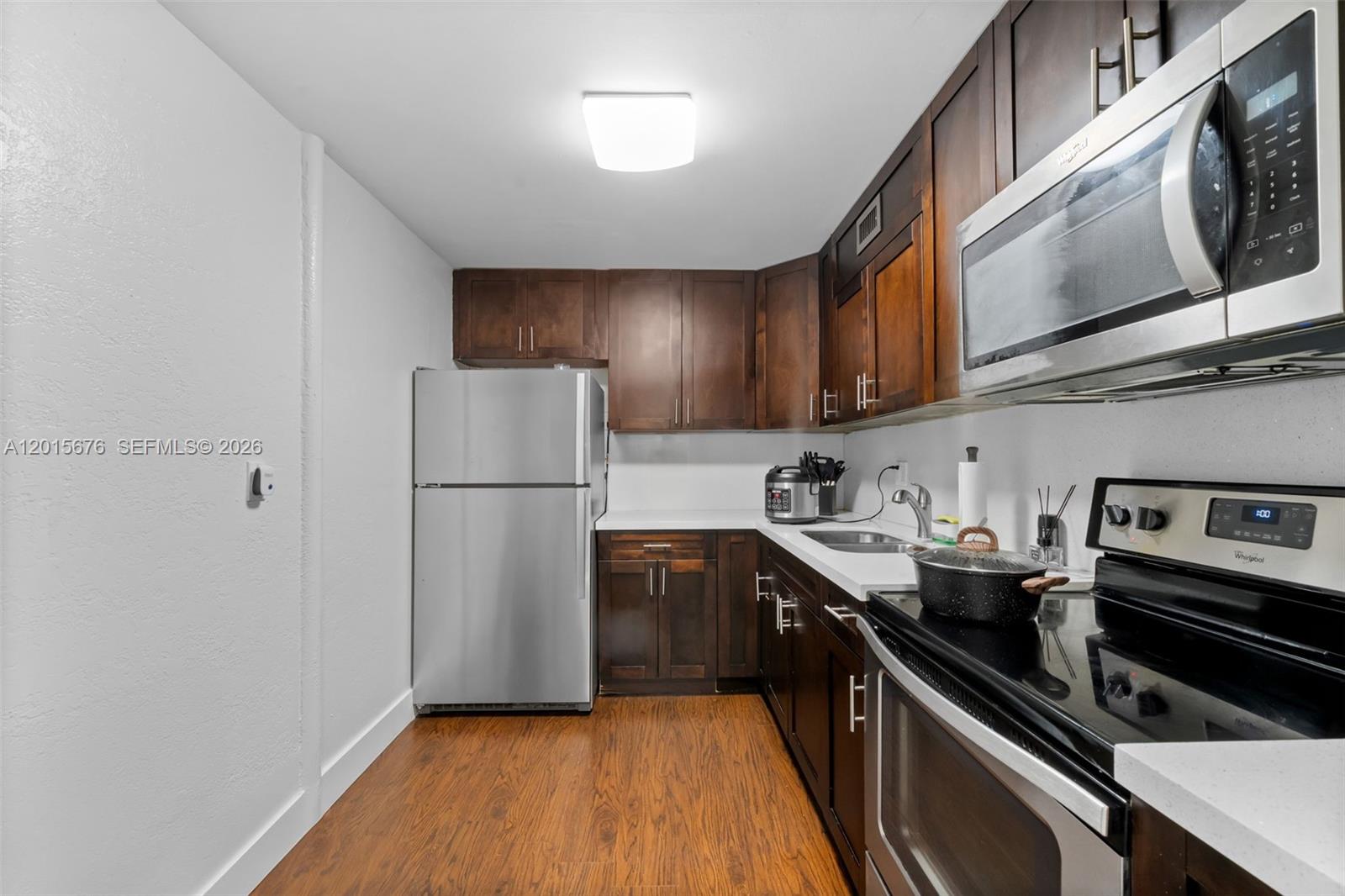 Beautiful and well-maintained condo at Bayview Palms Condo, offering comfort, convenience, and a desirable location. This unit features a bright, functional layout, spacious living areas, and excellent property for an investor. Enjoy easy access to shopping, dining, major roads, beaches, and local attractions. A great opportunity to own in a well-located community. SEE BROKERS REMARK