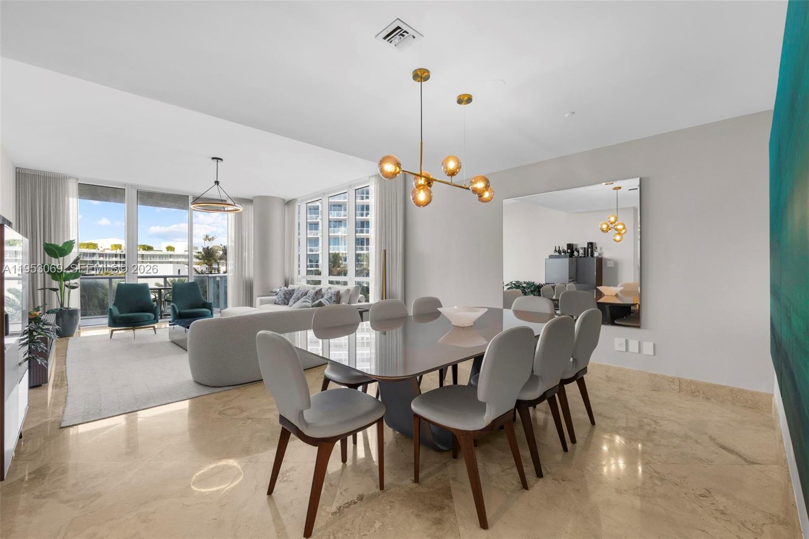 CONTINUUM ON SOUTH BEACH - Residential