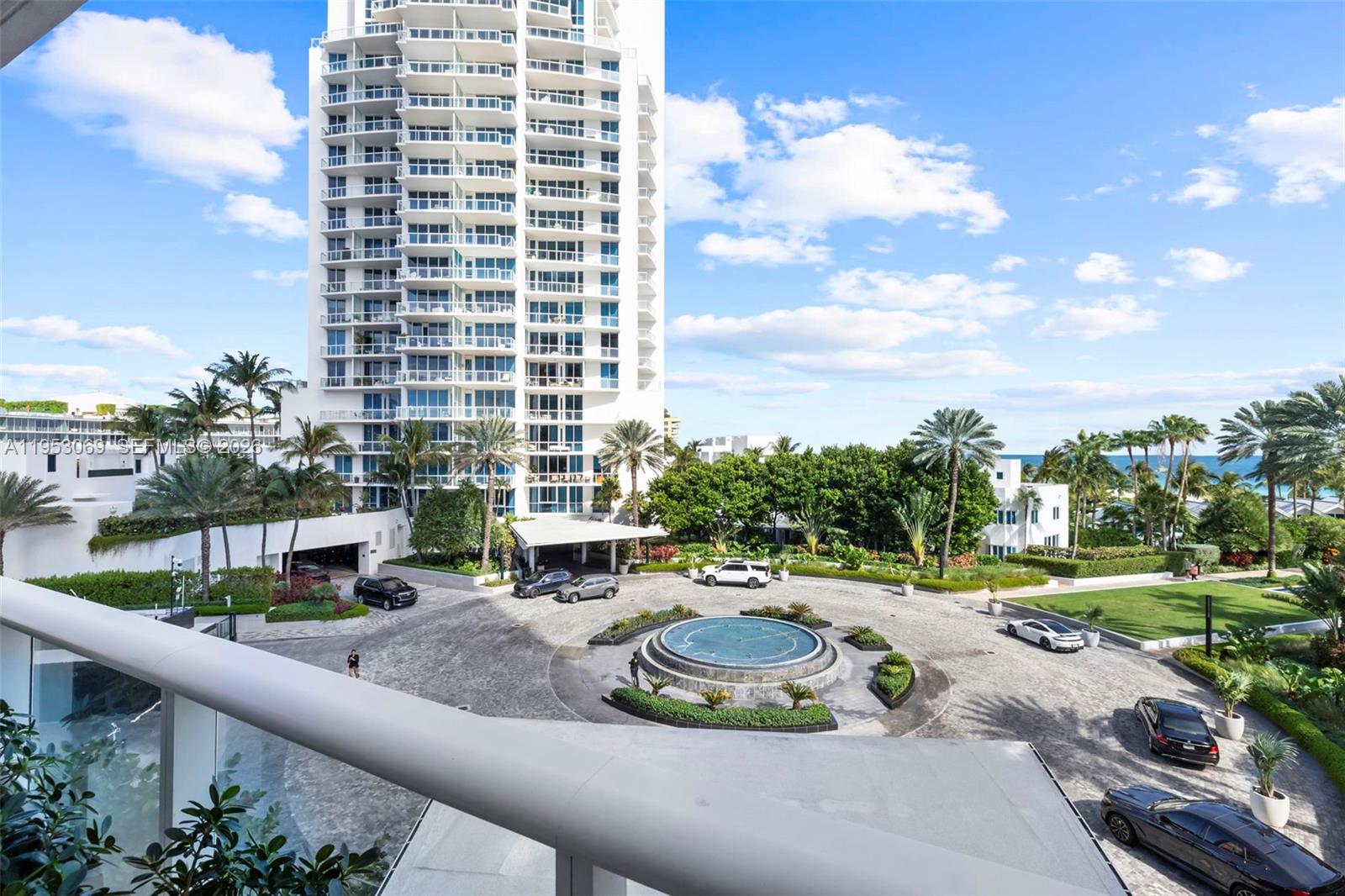 CONTINUUM ON SOUTH BEACH - Residential