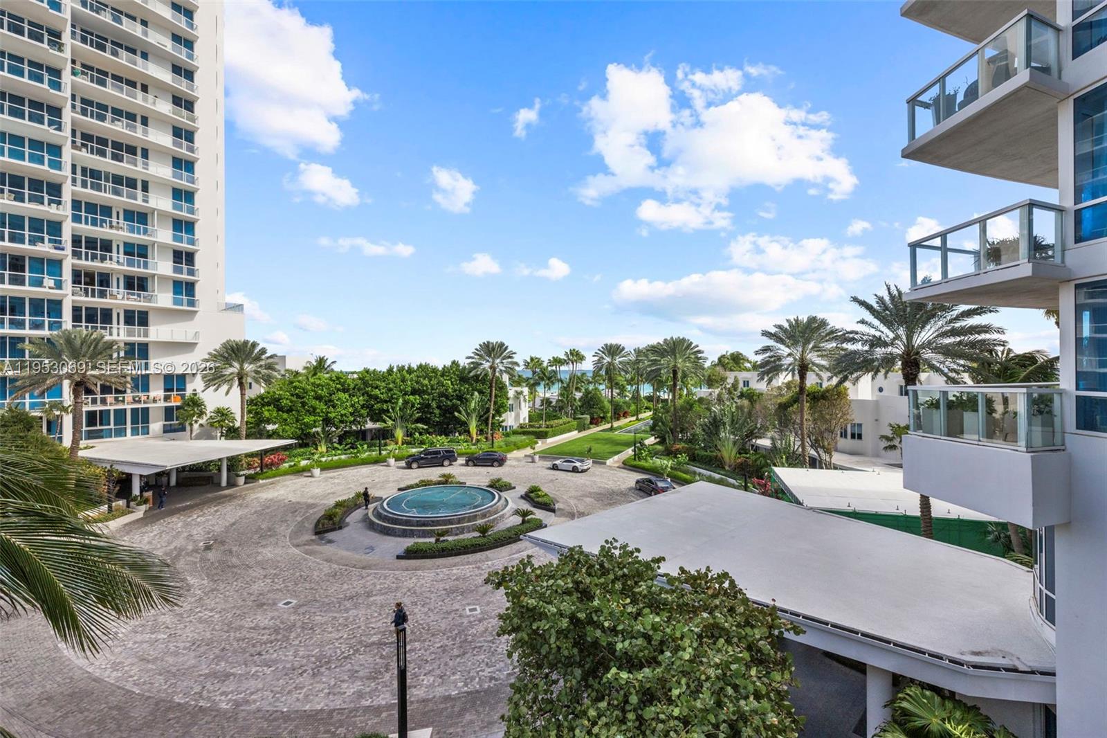 CONTINUUM ON SOUTH BEACH - Residential