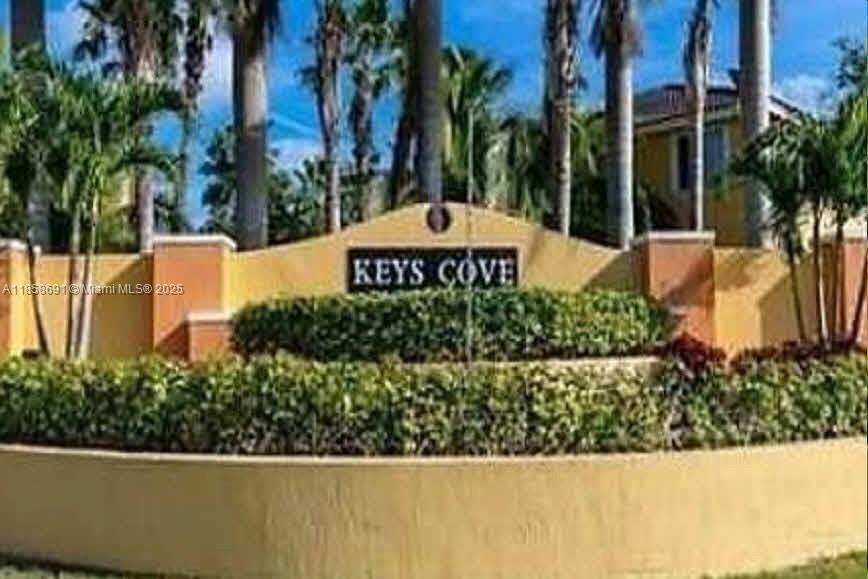 Located in Keys Cove GatedCommunity. Spacious 3 bedrooms 2 baths first floor unit. Tile flooring, walk in closets, washer/dryer inside theunit. HOA Amenities include 2 community pools & clubhouse. 24hr security surveillance. Close to shopping & theturnpike. Brand new publix walking distance. FL Keys a stones through away. Vacant and easy to show. Listing Agent is also the Owner. Owner Financing available.