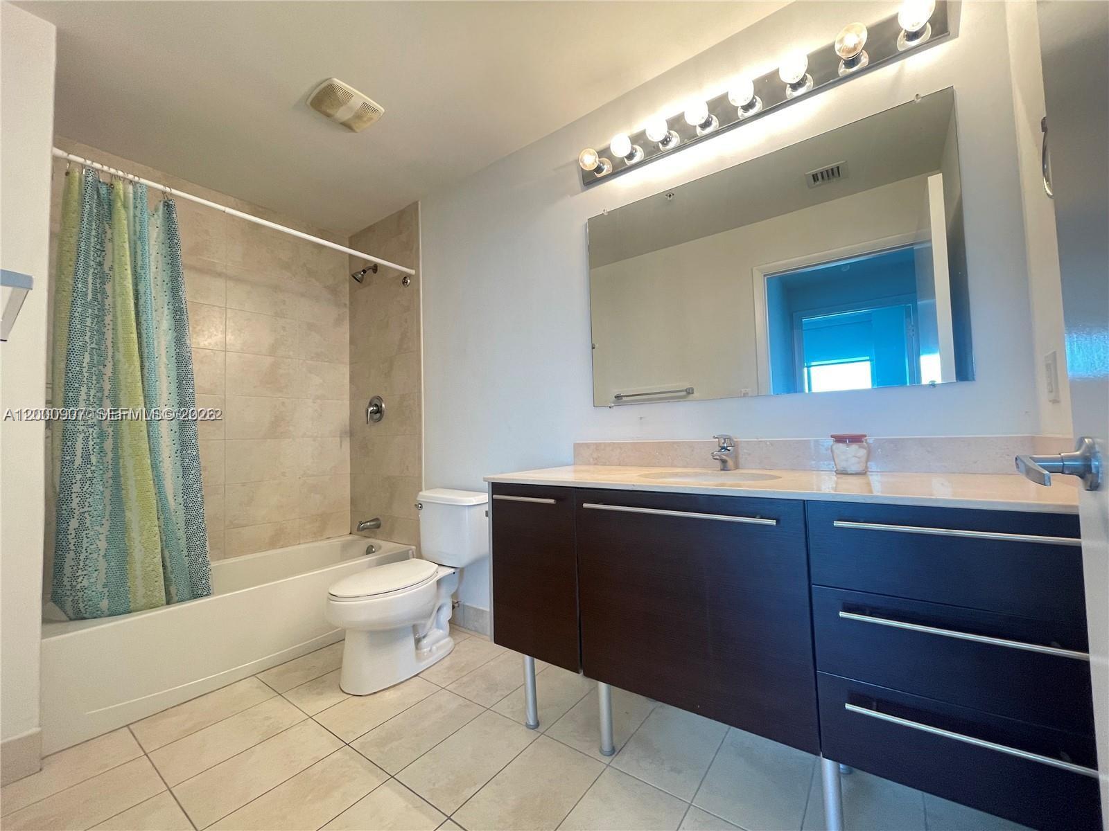 QUANTUM ON THE BAY CONDO - Residential